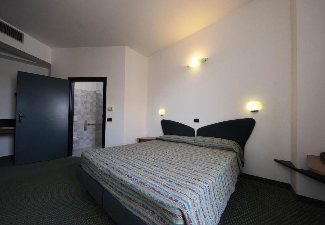 Hotel Ali D'Oro Rimini Kültér fotó